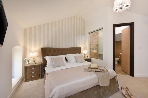 Harvey's luxury rooms 1