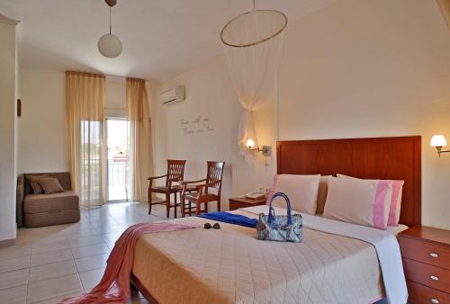 Stratos Hotel - image 2