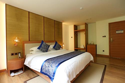 Mu Tong Holiday Hotel