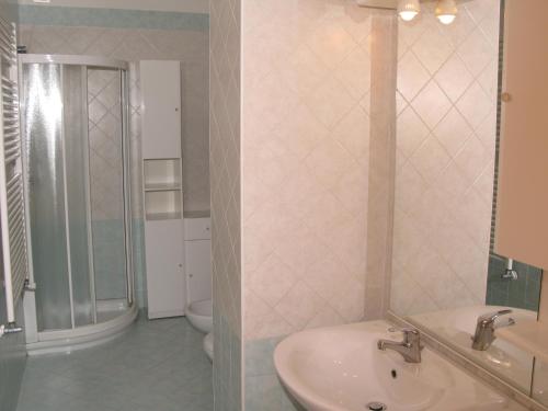 Apartment image 6