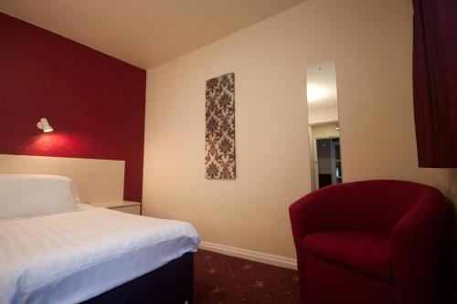 Norfolk Hotel - image 7