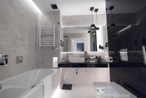 3 bedrooms, 5 beds