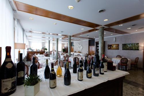 Air Palace Hotel - image 4