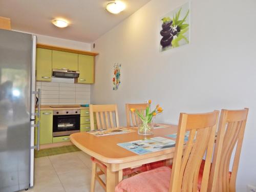  Apartment Suba in Stomorska