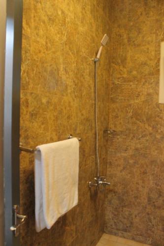 Bathroom, Al Amoria Apartments in As Suwaidi Al Gharabi