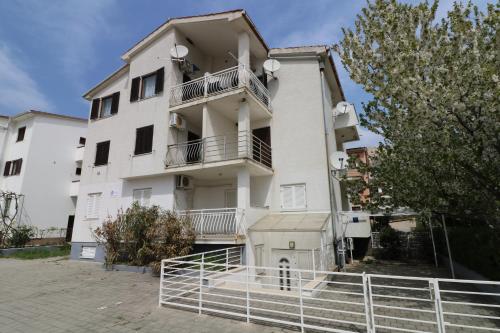 Apartment Licia with Terrace in Baška