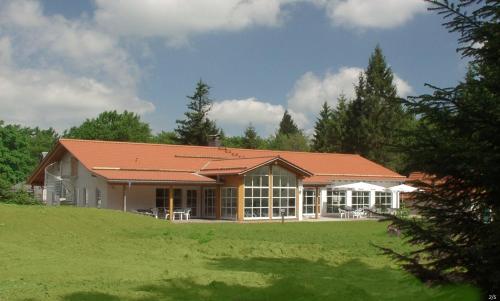 A szálláshely kívülről, Hotel und Berggasthof Tanzbuche in Friedrichroda