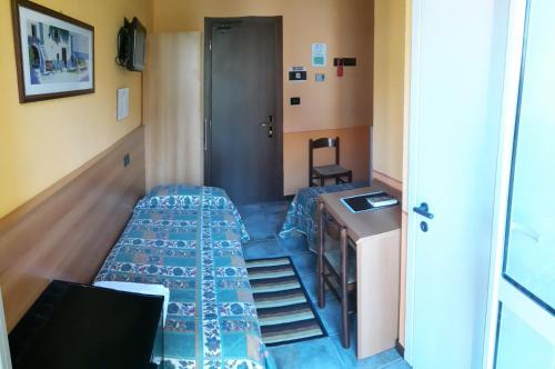 Hotel Azalea - image 11