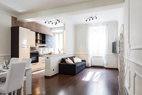 Apartment room in Frattina Royal