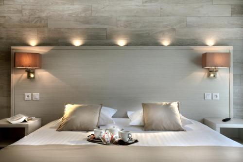 2 bedrooms, 3 beds