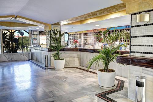 Benalbeach Apartment With Water Park in Benalmadena