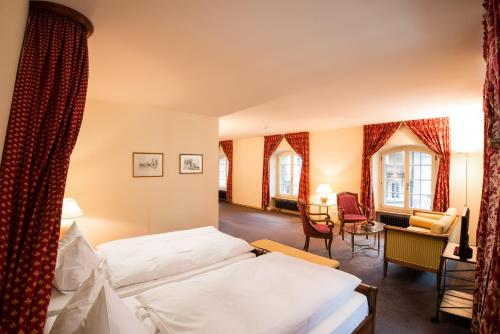 2 twin beds