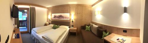 Superior Double Room with Balcony