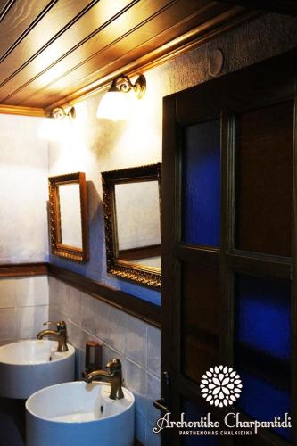  Archontiko Charpantidi in Parthenonas