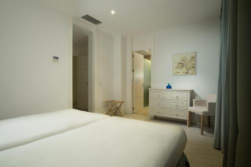 Suites Puerto Sherry - image 2