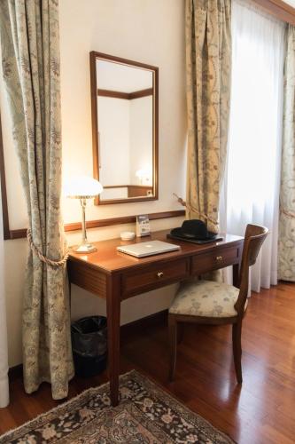 Phi Hotel Dei Medaglioni Hotel Dei Medaglioni is conveniently located in the popular Correggio area. Featuring a complete list of amenities, guests will find their stay at the property a comfortable one. Service-minded staff 