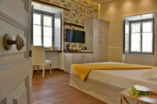 Manolia, Hydra (photo 2)
