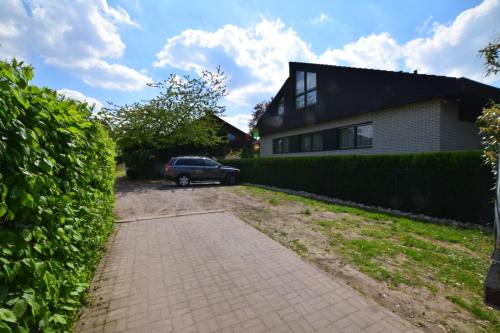 RAJ Living - 3 Room Apartments with Garden - 20 Min Messe DUS & Airport DUS