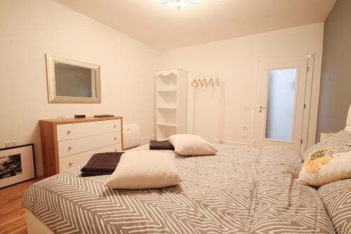 City Centre Apartment 1 - image 5