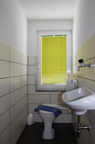2 bedrooms, 4 beds