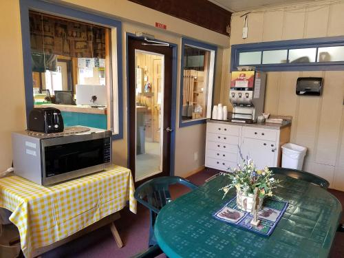 Clark's Beach Motel in Old Forge (NY)