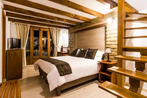 Quadruple Room with Terrace image 10