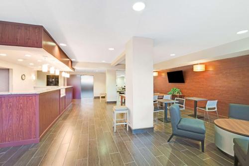 Microtel Inn & Suites By Wyndham Urbandale/Des Moines