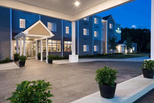 Microtel Inn & Suites Windham