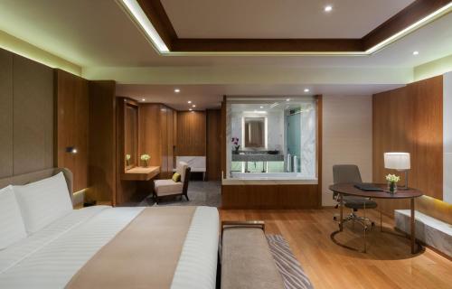 Melia Yangon, Yangon