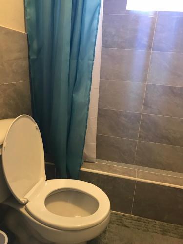 1 BEDROOM / 1 BATH . PRIVATE APT. FREE WIFI, INTERENT & PARKING, Sinajana (fotografie 5)