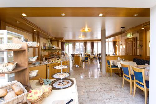 Étterem, Gobels Hotel zum Lowen in Friedewald