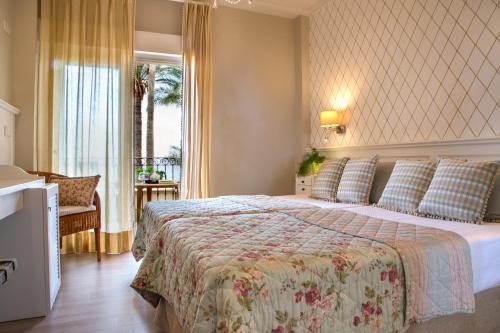 Hotel Los Angeles Denia Hotel Los Angeles is conveniently located in the popular Denia area. Both business travelers and tourists can enjoy the hotels facilities and services. All the necessary facilities, including 24-hour