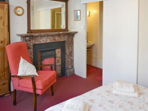 Apt 1 Barton