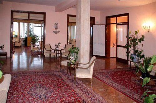 Hotel Mediterranée - image 14