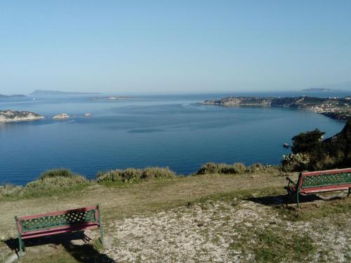 Holiday house with stunning views nearby the cozy village Afionas - image 8