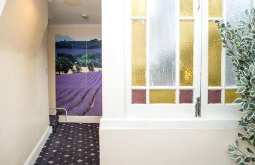 Facilities, Beaconsfield Hotel in Greater London North