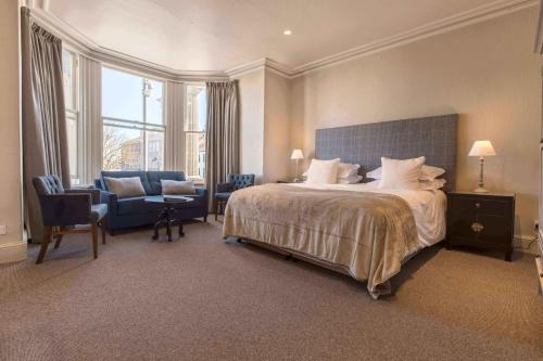 The George Hotel - Accommodation - Castletown