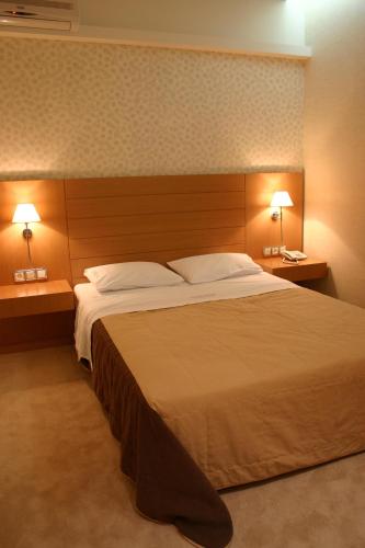 Deves Hotel - Tap to explore photos