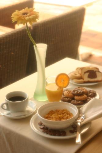 Deves Hotel - image 8