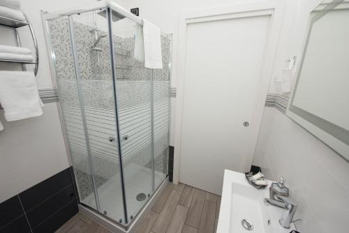 Double Room image 2