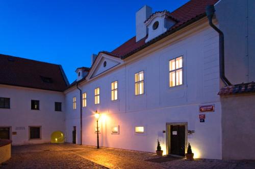 Monastery Hotel - image 9