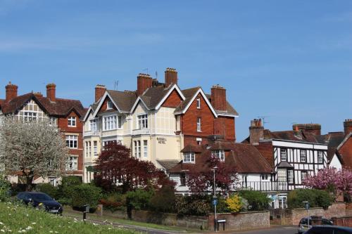 Russell Hotel - image 11
