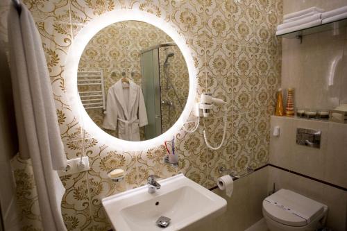 Park Hotel Warshawskiy - image 6