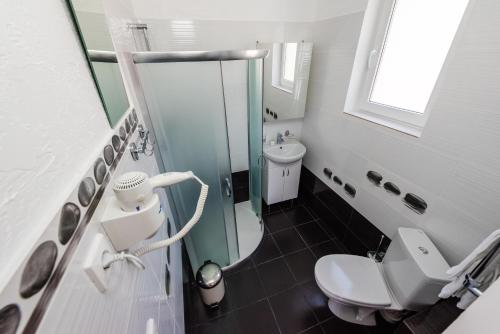 Furnished Rooms Dursoley - image 3