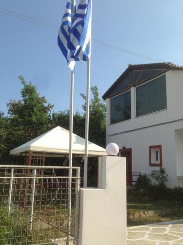 Hebes Studios, Kavos (Foto 10)