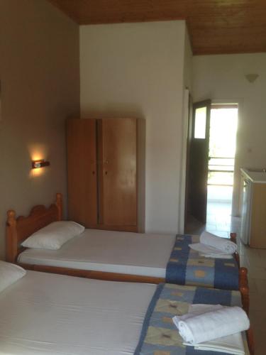 Hebes Studios, Kavos (Foto 8)