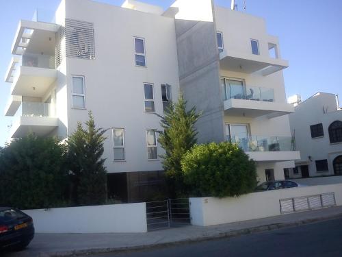 Achillion Gardens (near Uni of Nicosia) - image 5