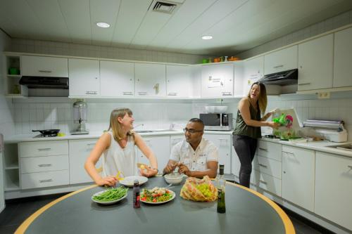 مطعم, Auberge de Jeunesse de Mons in مونز بيرجن