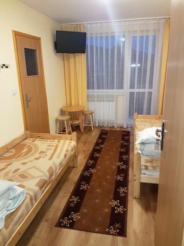 2 twin beds