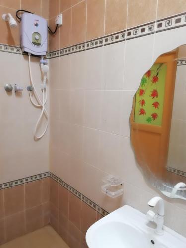 Triple Room with Balcony image 7